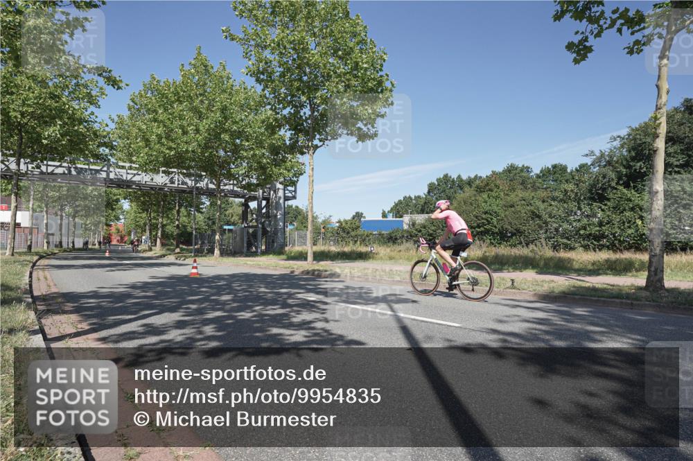 09.08.2026 - GEWOBA Citytriathlon Bremen Michael Burmester http://msf.ph/oto/9954835 09.08.2026 12:11:31 Radfahren 112, 540, 588, 666, 692, 703, 712, 1153 meine-sportfotos.de