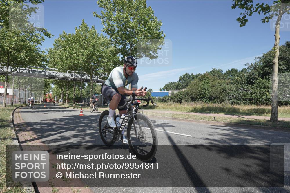 09.08.2026 - GEWOBA Citytriathlon Bremen Michael Burmester http://msf.ph/oto/9954841 09.08.2026 12:11:36 Radfahren 112, 540, 549, 666, 691, 692, 703, 712, 732, 862, 1153 meine-sportfotos.de