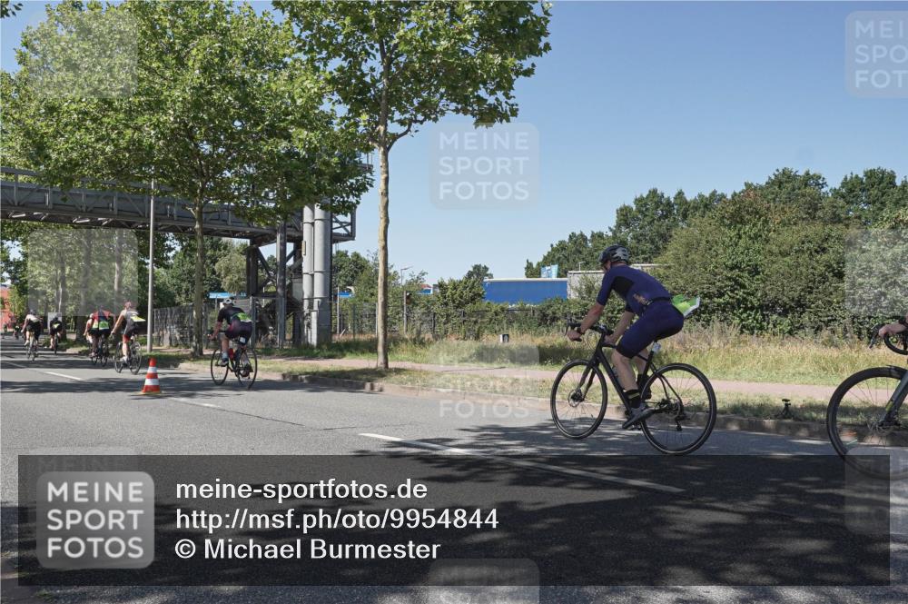 09.08.2026 - GEWOBA Citytriathlon Bremen Michael Burmester http://msf.ph/oto/9954844 09.08.2026 14:37:14 Radfahren 10, 58, 172, 229, 316, 369, 385, 448 meine-sportfotos.de