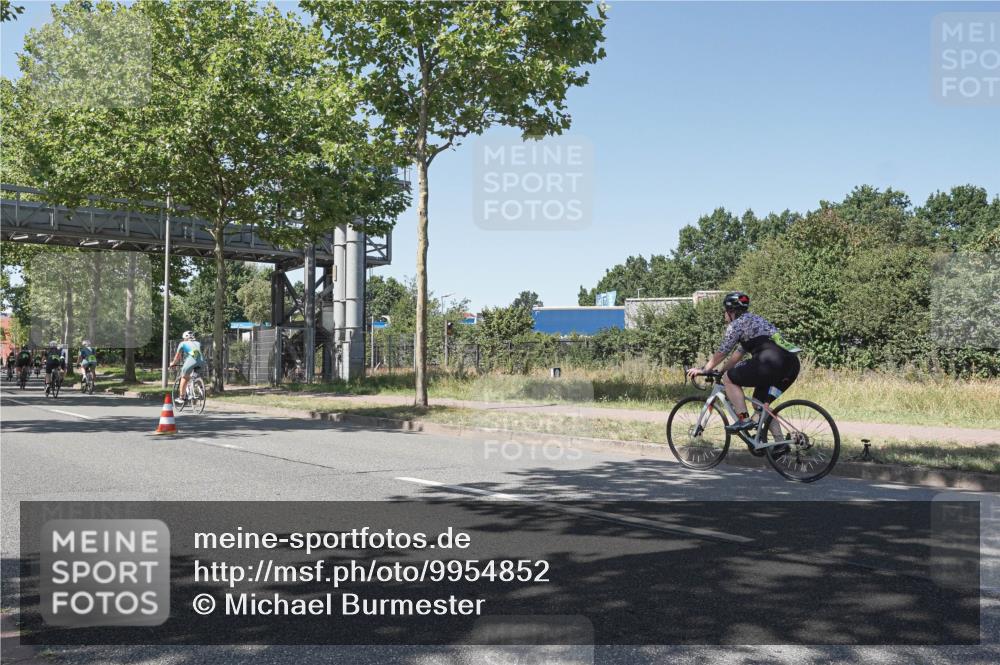 09.08.2026 - GEWOBA Citytriathlon Bremen Michael Burmester http://msf.ph/oto/9954852 09.08.2026 14:37:18 Radfahren 10, 58, 87, 172, 300, 316, 369, 385, 448 meine-sportfotos.de