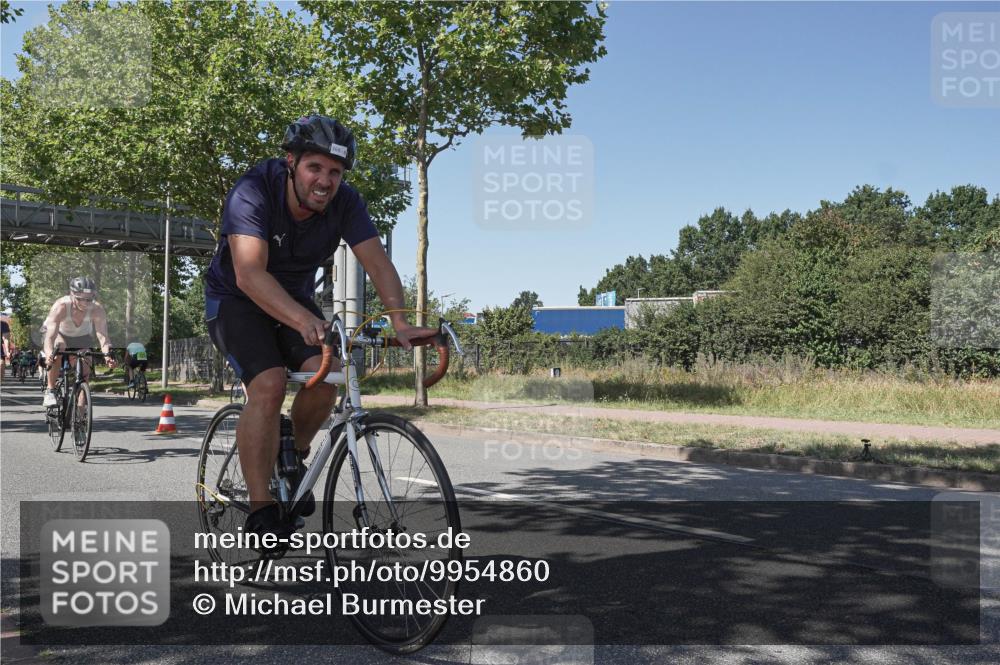 09.08.2026 - GEWOBA Citytriathlon Bremen Michael Burmester http://msf.ph/oto/9954860 09.08.2026 14:37:21 Radfahren 10, 58, 87, 172, 300, 316, 369, 385, 448 meine-sportfotos.de