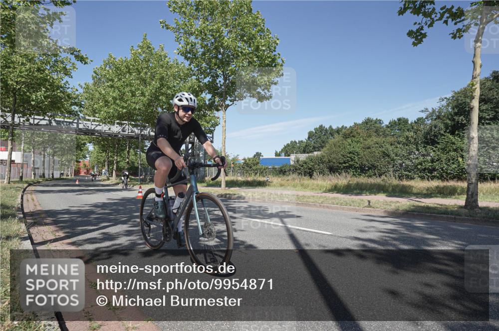 09.08.2026 - GEWOBA Citytriathlon Bremen Michael Burmester http://msf.ph/oto/9954871 09.08.2026 12:11:51 Radfahren 549, 631, 642, 660, 676, 691, 712, 732, 862 meine-sportfotos.de