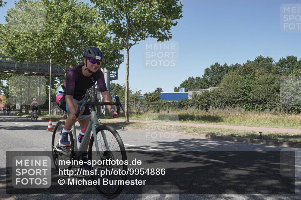 09.08.2026 - GEWOBA Citytriathlon Bremen Michael Burmester http://msf.ph/oto/9954886 09.08.2026 14:37:36 Radfahren 203, 288, 290, 305, 458, 487 meine-sportfotos.de
