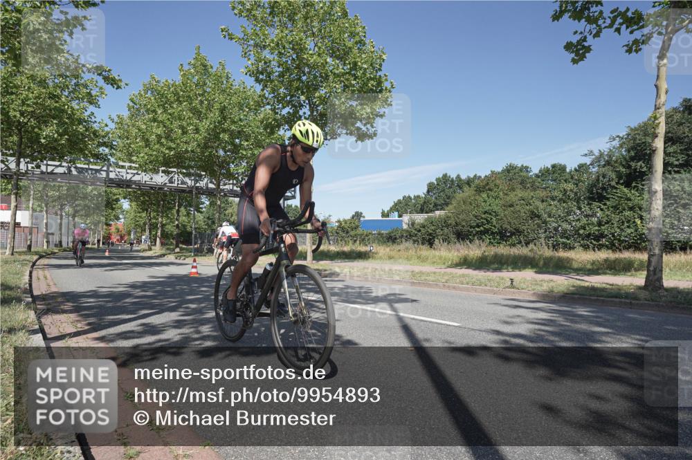 09.08.2026 - GEWOBA Citytriathlon Bremen Michael Burmester http://msf.ph/oto/9954893 09.08.2026 12:12:14 Radfahren 610, 618, 632, 677 meine-sportfotos.de
