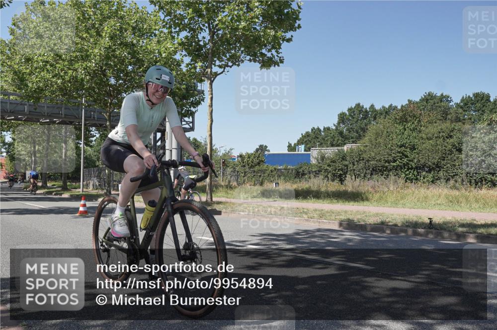 09.08.2026 - GEWOBA Citytriathlon Bremen Michael Burmester http://msf.ph/oto/9954894 09.08.2026 14:37:40 Radfahren 42, 203, 242, 288, 290, 305, 390, 450, 458, 487 meine-sportfotos.de