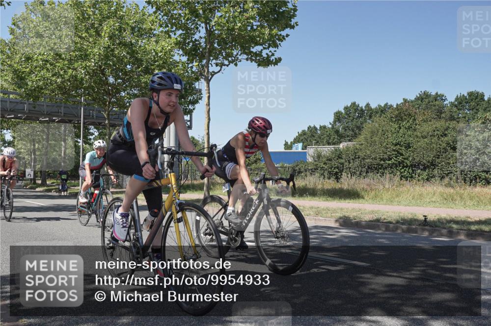 09.08.2026 - GEWOBA Citytriathlon Bremen Michael Burmester http://msf.ph/oto/9954933 09.08.2026 14:38:02 Radfahren 193, 202, 221, 266, 280, 292, 293, 306, 319, 335, 341, 344, 398, 410, 434, 454, 485, 521, 522 meine-sportfotos.de