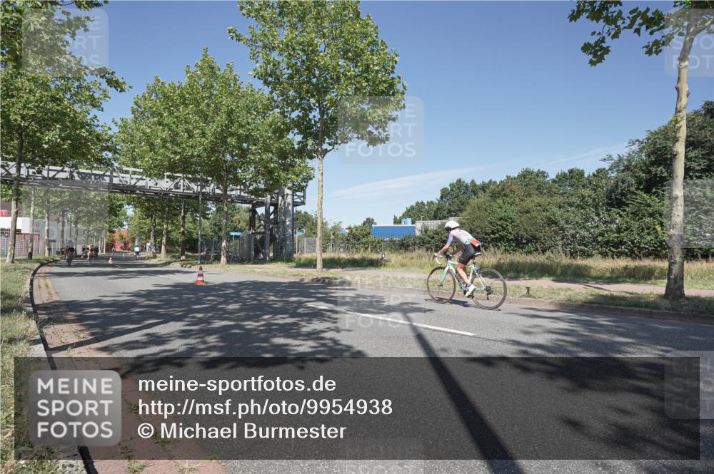 09.08.2026 - GEWOBA Citytriathlon Bremen Michael Burmester http://msf.ph/oto/9954938 09.08.2026 12:12:42 Radfahren 593, 605, 606, 683, 723, 764, 791, 878, 951, 1127, 1131 meine-sportfotos.de