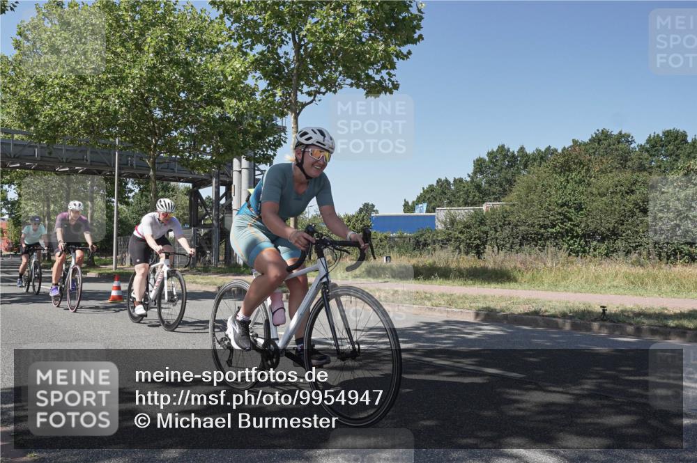 09.08.2026 - GEWOBA Citytriathlon Bremen Michael Burmester http://msf.ph/oto/9954947 09.08.2026 14:38:09 Radfahren 193, 202, 221, 266, 277, 280, 293, 297, 306, 314, 319, 324, 330, 335, 344, 398, 410, 434, 454, 485, 521, 522 meine-sportfotos.de
