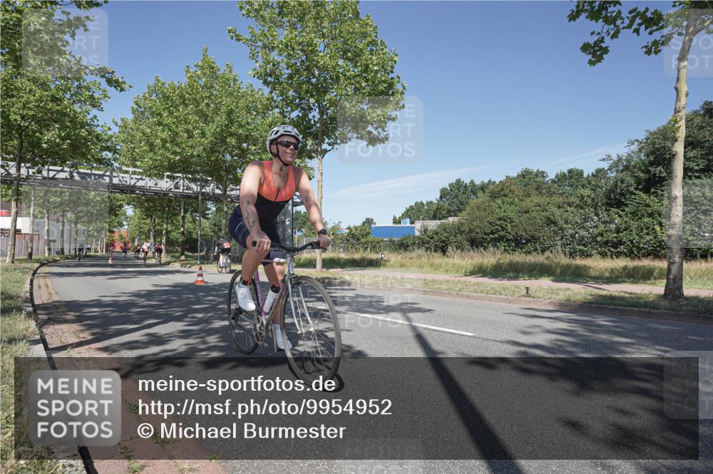 09.08.2026 - GEWOBA Citytriathlon Bremen Michael Burmester http://msf.ph/oto/9954952 09.08.2026 12:12:48 Radfahren 556, 593, 605, 606, 683, 686, 723, 764, 878, 951 meine-sportfotos.de