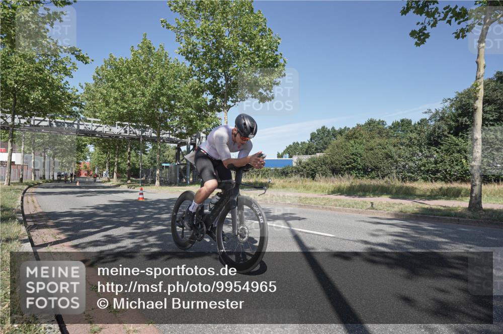 09.08.2026 - GEWOBA Citytriathlon Bremen Michael Burmester http://msf.ph/oto/9954965 09.08.2026 12:13:03 Radfahren 556, 575, 616, 636, 658, 686, 747, 843, 852 meine-sportfotos.de