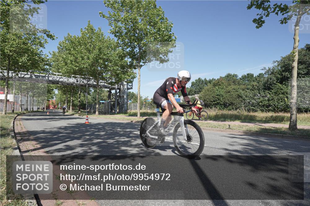 09.08.2026 - GEWOBA Citytriathlon Bremen Michael Burmester http://msf.ph/oto/9954972 09.08.2026 12:13:09 Radfahren 551, 575, 616, 636, 658, 747, 843, 852 meine-sportfotos.de