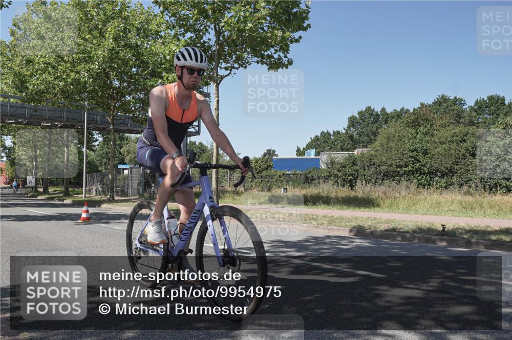 09.08.2026 - GEWOBA Citytriathlon Bremen Michael Burmester http://msf.ph/oto/9954975 09.08.2026 14:38:28 Radfahren 173, 190, 222, 249, 277, 289, 320, 324, 352, 402, 417, 431 meine-sportfotos.de