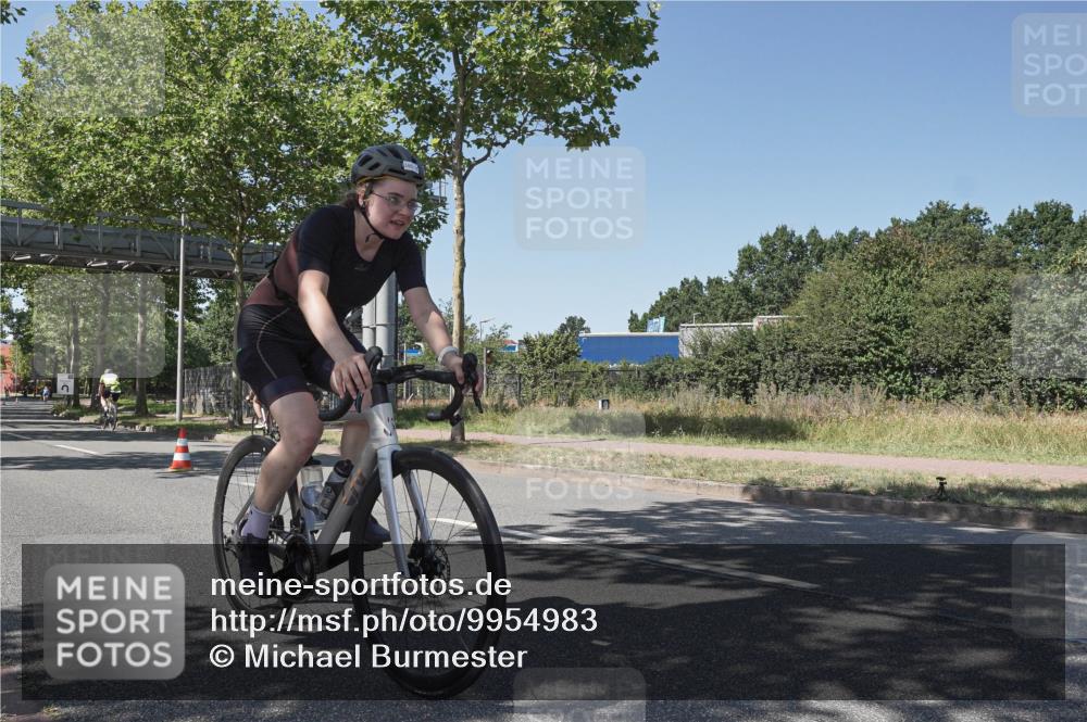 09.08.2026 - GEWOBA Citytriathlon Bremen Michael Burmester http://msf.ph/oto/9954983 09.08.2026 14:38:33 Radfahren 173, 216, 222, 227, 249, 276, 289, 320, 352, 417, 431 meine-sportfotos.de