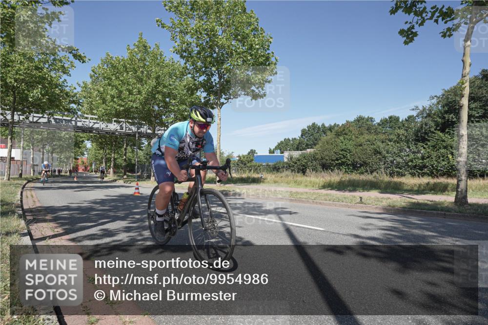 09.08.2026 - GEWOBA Citytriathlon Bremen Michael Burmester http://msf.ph/oto/9954986 09.08.2026 12:13:24 Radfahren 551, 591, 710, 824, 882, 884, 1011, 1116, 1148, 1150 meine-sportfotos.de