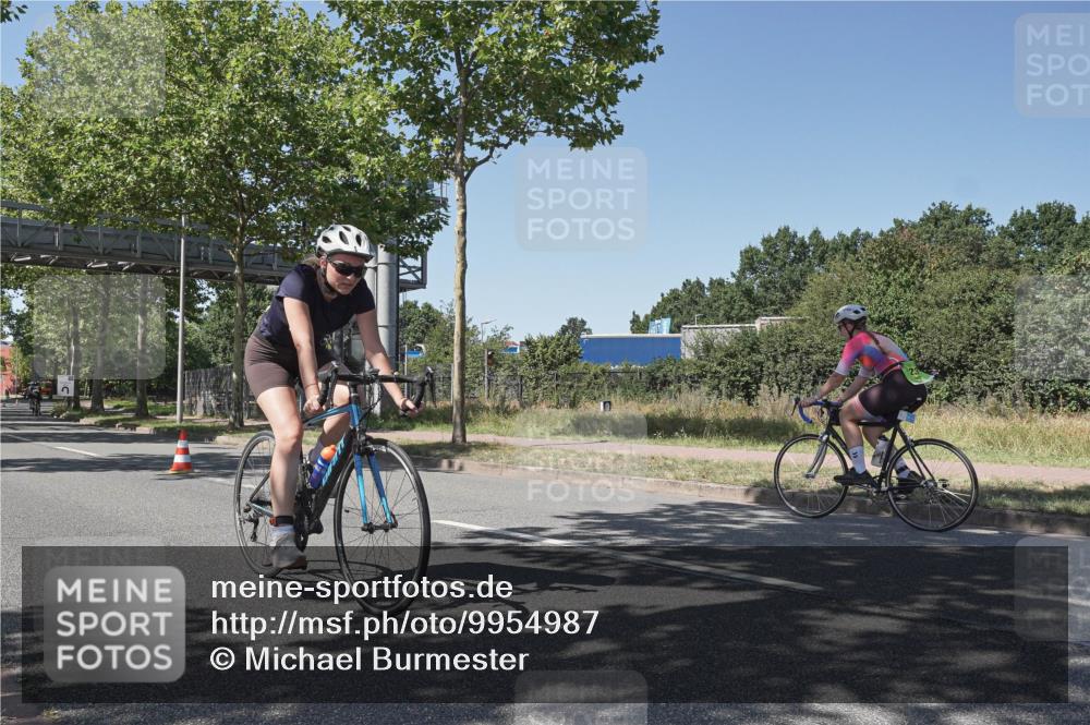 09.08.2026 - GEWOBA Citytriathlon Bremen Michael Burmester http://msf.ph/oto/9954987 09.08.2026 14:38:38 Radfahren 216, 222, 227, 249, 253, 273, 276, 320, 352, 417 meine-sportfotos.de
