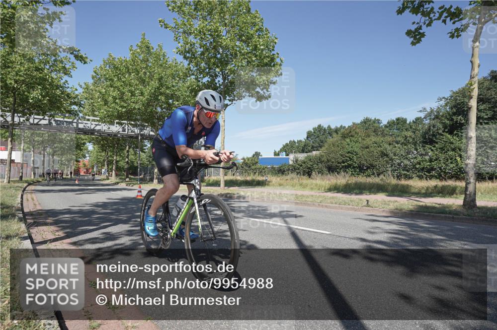 09.08.2026 - GEWOBA Citytriathlon Bremen Michael Burmester http://msf.ph/oto/9954988 09.08.2026 12:13:26 Radfahren 551, 591, 592, 710, 824, 882, 884, 1011, 1116, 1148, 1150 meine-sportfotos.de