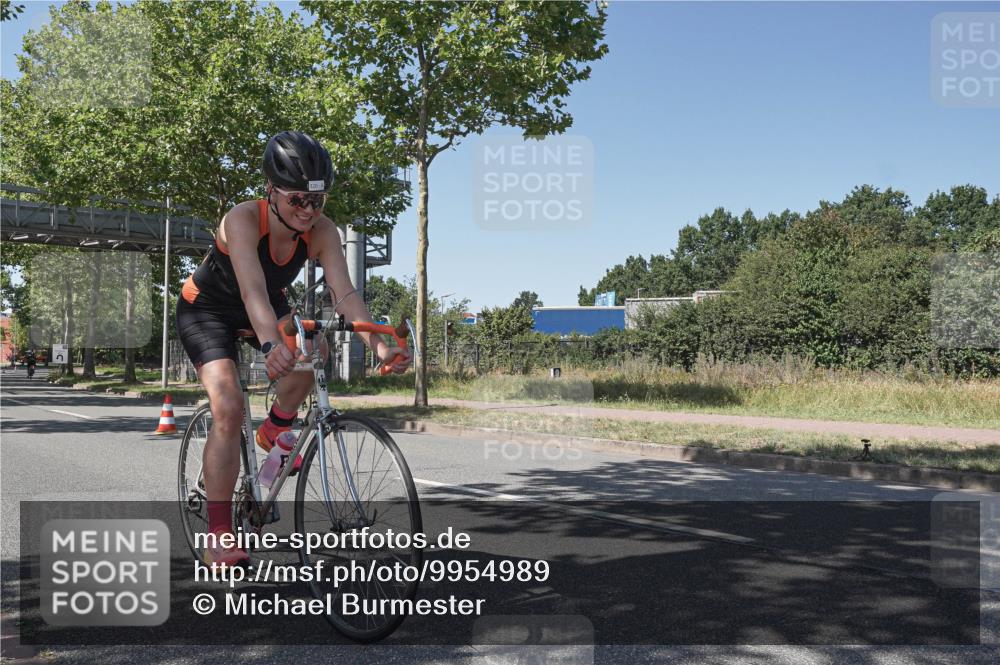 09.08.2026 - GEWOBA Citytriathlon Bremen Michael Burmester http://msf.ph/oto/9954989 09.08.2026 14:38:39 Radfahren 216, 222, 227, 249, 253, 273, 276, 320, 352, 417 meine-sportfotos.de