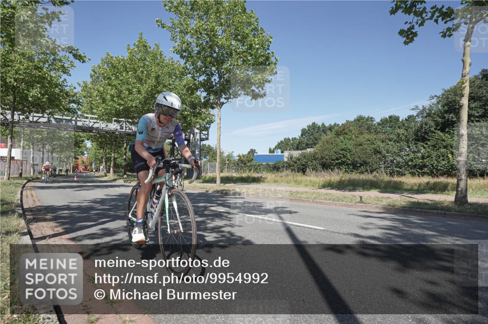 09.08.2026 - GEWOBA Citytriathlon Bremen Michael Burmester http://msf.ph/oto/9954992 09.08.2026 12:13:29 Radfahren 551, 591, 592, 685, 710, 824, 882, 884, 1011, 1116, 1148, 1150 meine-sportfotos.de