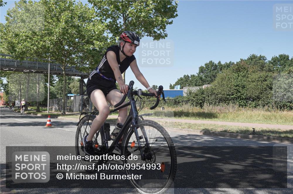 09.08.2026 - GEWOBA Citytriathlon Bremen Michael Burmester http://msf.ph/oto/9954993 09.08.2026 14:38:41 Radfahren 210, 216, 222, 227, 249, 253, 273, 276, 320, 417 meine-sportfotos.de