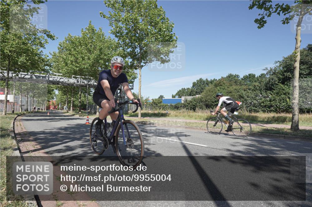 09.08.2026 - GEWOBA Citytriathlon Bremen Michael Burmester http://msf.ph/oto/9955004 09.08.2026 12:13:39 Radfahren 547, 591, 592, 645, 685, 710, 884, 1150 meine-sportfotos.de