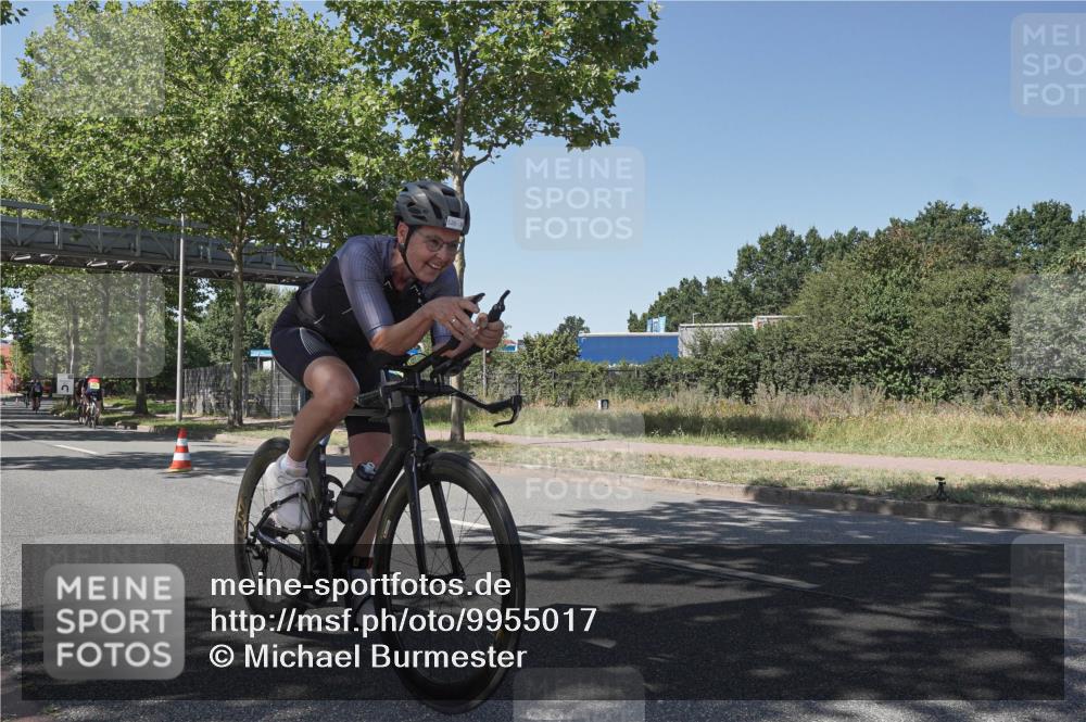 09.08.2026 - GEWOBA Citytriathlon Bremen Michael Burmester http://msf.ph/oto/9955017 09.08.2026 14:39:09 Radfahren 196, 326, 384, 438 meine-sportfotos.de