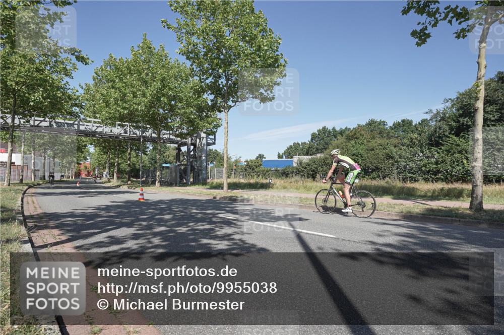 09.08.2026 - GEWOBA Citytriathlon Bremen Michael Burmester http://msf.ph/oto/9955038 09.08.2026 12:14:14 Radfahren 594, 662 meine-sportfotos.de