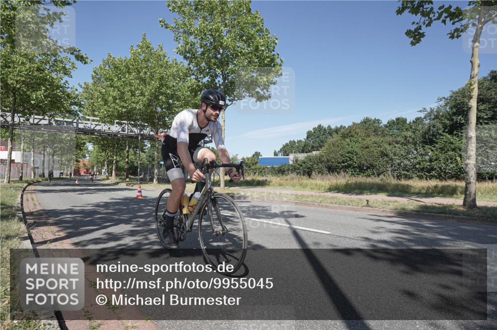 09.08.2026 - GEWOBA Citytriathlon Bremen Michael Burmester http://msf.ph/oto/9955045 09.08.2026 12:14:25 Radfahren 561, 574, 594, 647 meine-sportfotos.de