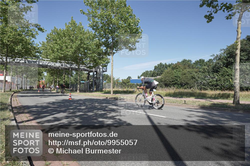 09.08.2026 - GEWOBA Citytriathlon Bremen Michael Burmester http://msf.ph/oto/9955057 09.08.2026 12:14:32 Radfahren 561, 574, 582, 647, 680, 733 meine-sportfotos.de