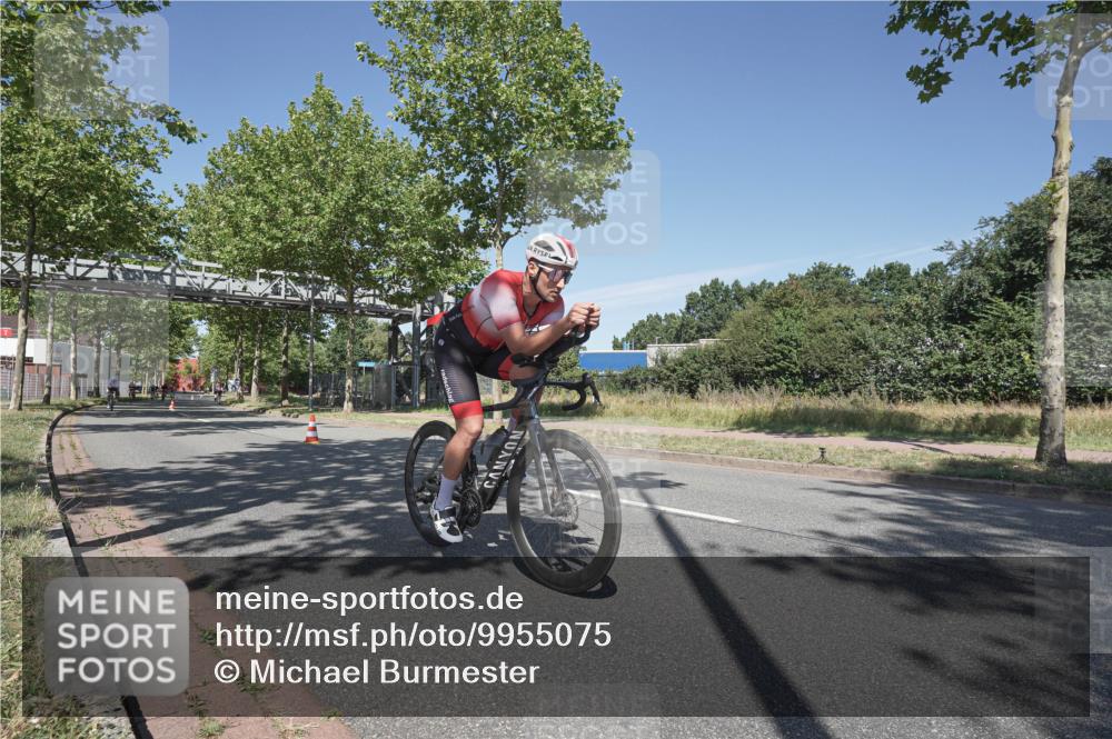 09.08.2026 - GEWOBA Citytriathlon Bremen Michael Burmester http://msf.ph/oto/9955075 09.08.2026 12:14:44 Radfahren 561, 574, 582, 590, 679, 680, 717, 721, 733, 746, 750 meine-sportfotos.de