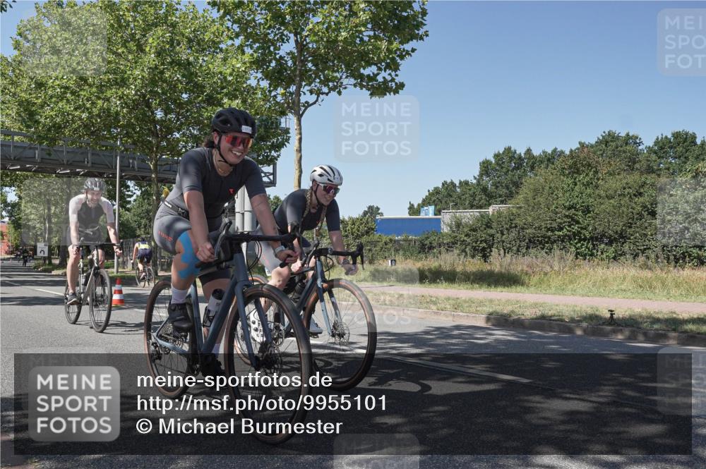 09.08.2026 - GEWOBA Citytriathlon Bremen Michael Burmester http://msf.ph/oto/9955101 09.08.2026 14:40:14 Radfahren 88, 101, 237, 238, 261, 282, 338, 388, 412, 440, 479, 482 meine-sportfotos.de