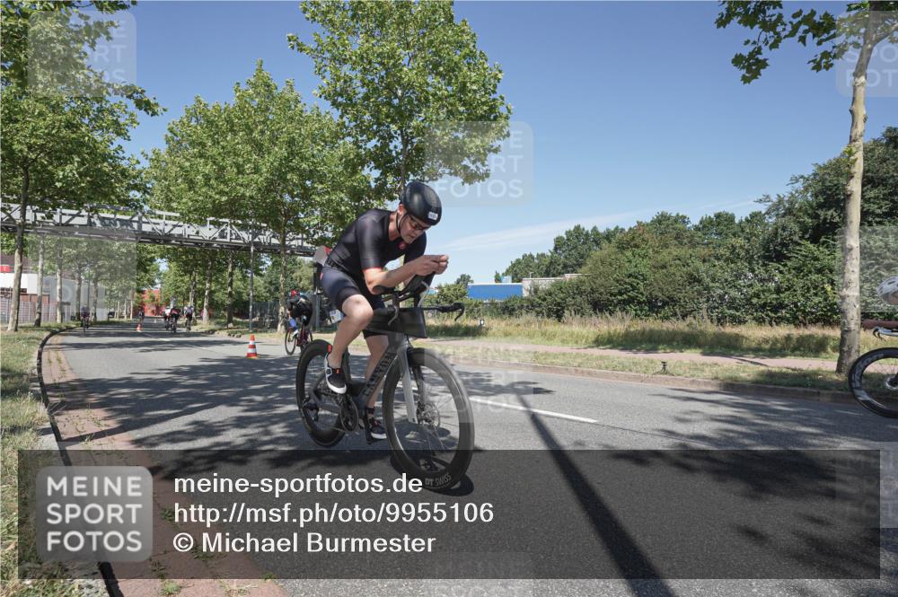 09.08.2026 - GEWOBA Citytriathlon Bremen Michael Burmester http://msf.ph/oto/9955106 09.08.2026 12:15:13 Radfahren 613, 615, 646, 793, 924, 1008, 1015, 1016, 1128 meine-sportfotos.de