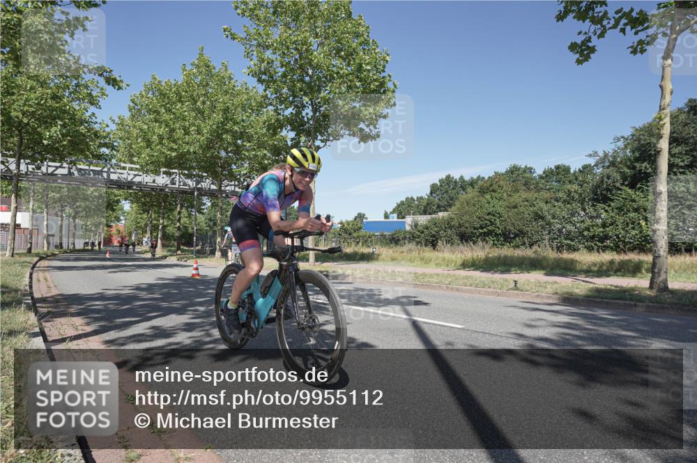 09.08.2026 - GEWOBA Citytriathlon Bremen Michael Burmester http://msf.ph/oto/9955112 09.08.2026 12:15:16 Radfahren 613, 615, 646, 793, 924, 1008, 1016, 1128 meine-sportfotos.de