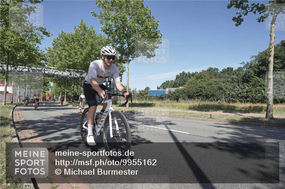 09.08.2026 - GEWOBA Citytriathlon Bremen Michael Burmester http://msf.ph/oto/9955162 09.08.2026 12:15:54 Radfahren 730, 765, 874, 875, 879, 880, 883, 983, 1133 meine-sportfotos.de