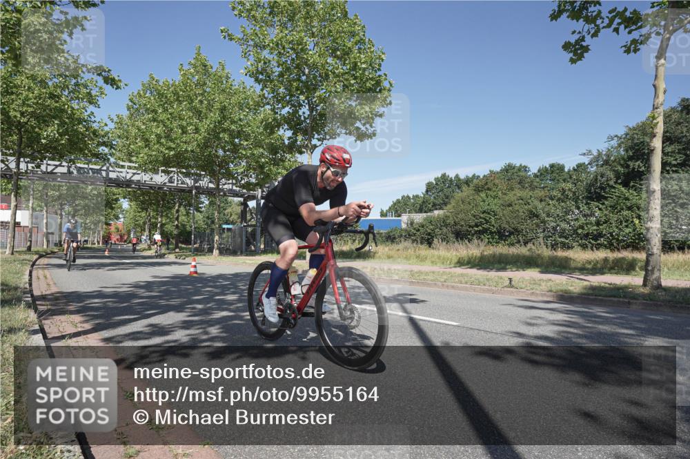 09.08.2026 - GEWOBA Citytriathlon Bremen Michael Burmester http://msf.ph/oto/9955164 09.08.2026 12:15:55 Radfahren 730, 765, 874, 875, 879, 880, 883, 983, 1133 meine-sportfotos.de