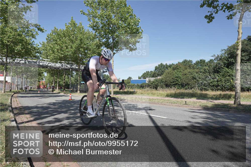 09.08.2026 - GEWOBA Citytriathlon Bremen Michael Burmester http://msf.ph/oto/9955172 09.08.2026 12:16:00 Radfahren 611, 730, 874, 875, 879, 880, 883, 983, 1133 meine-sportfotos.de