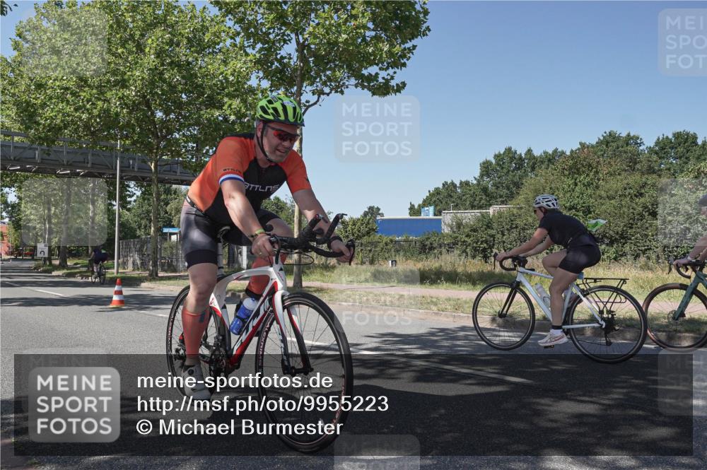 09.08.2026 - GEWOBA Citytriathlon Bremen Michael Burmester http://msf.ph/oto/9955223 09.08.2026 14:41:42 Radfahren 138, 212, 213, 230, 255, 311, 313, 342, 389, 394, 411, 419, 435, 471, 519 meine-sportfotos.de