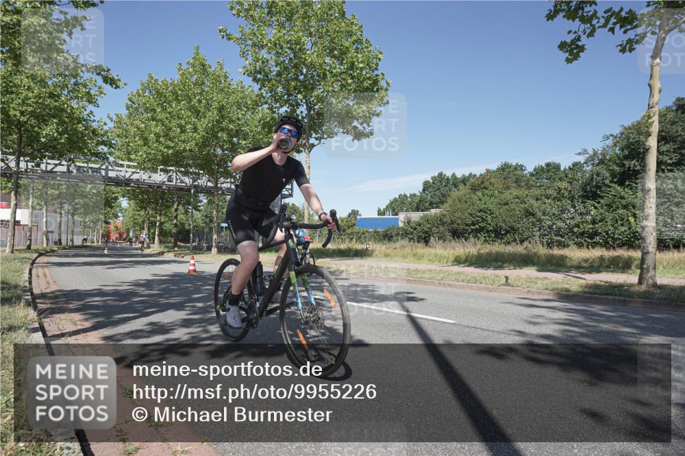 09.08.2026 - GEWOBA Citytriathlon Bremen Michael Burmester http://msf.ph/oto/9955226 09.08.2026 12:16:44 Radfahren 555, 648, 804, 846, 895, 918, 1138 meine-sportfotos.de