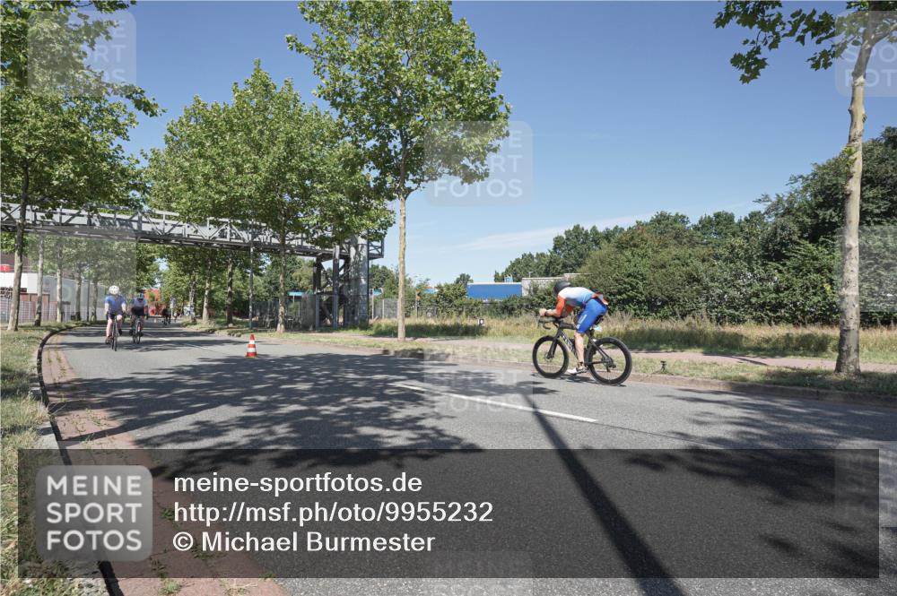 09.08.2026 - GEWOBA Citytriathlon Bremen Michael Burmester http://msf.ph/oto/9955232 09.08.2026 12:16:52 Radfahren 555, 673, 895, 1130 meine-sportfotos.de