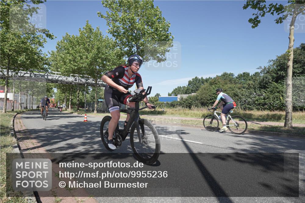 09.08.2026 - GEWOBA Citytriathlon Bremen Michael Burmester http://msf.ph/oto/9955236 09.08.2026 12:16:58 Radfahren 555, 627, 673, 895, 932, 1130 meine-sportfotos.de