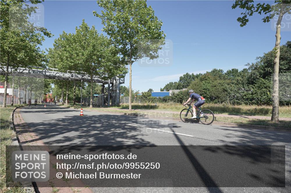 09.08.2026 - GEWOBA Citytriathlon Bremen Michael Burmester http://msf.ph/oto/9955250 09.08.2026 12:17:09 Radfahren 552, 600, 627, 673, 932, 1143, 1158 meine-sportfotos.de