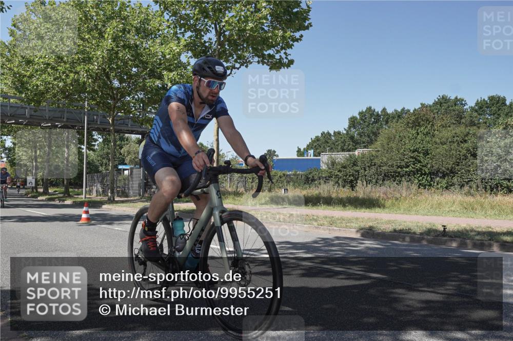 09.08.2026 - GEWOBA Citytriathlon Bremen Michael Burmester http://msf.ph/oto/9955251 09.08.2026 14:42:05 Radfahren 214, 252, 262, 379, 381, 397, 424, 437, 441, 467, 468 meine-sportfotos.de