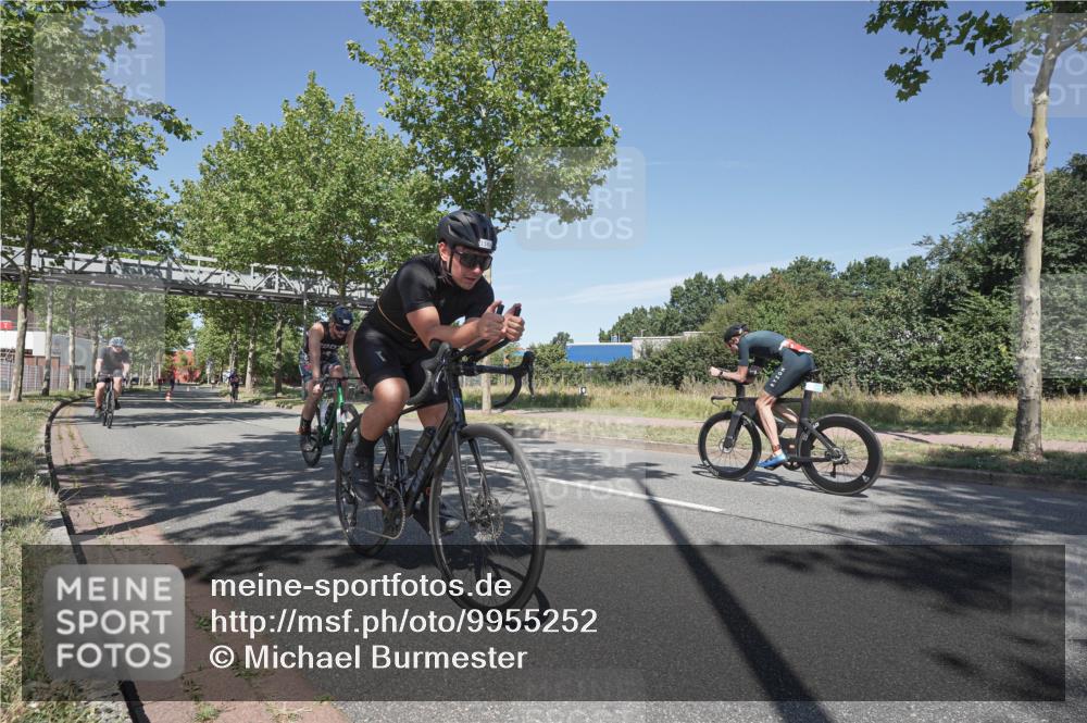 09.08.2026 - GEWOBA Citytriathlon Bremen Michael Burmester http://msf.ph/oto/9955252 09.08.2026 12:17:12 Radfahren 552, 600, 627, 778, 932, 1143, 1158 meine-sportfotos.de