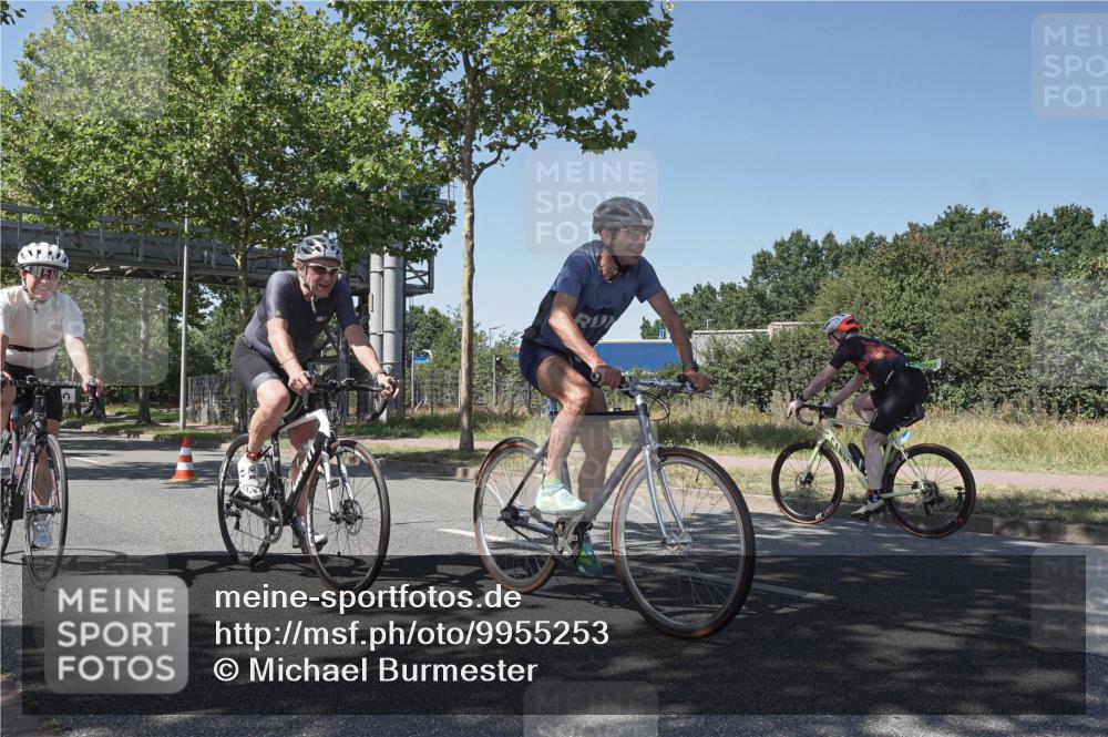 09.08.2026 - GEWOBA Citytriathlon Bremen Michael Burmester http://msf.ph/oto/9955253 09.08.2026 14:42:06 Radfahren 214, 252, 262, 299, 379, 381, 397, 424, 437, 441, 467, 468 meine-sportfotos.de