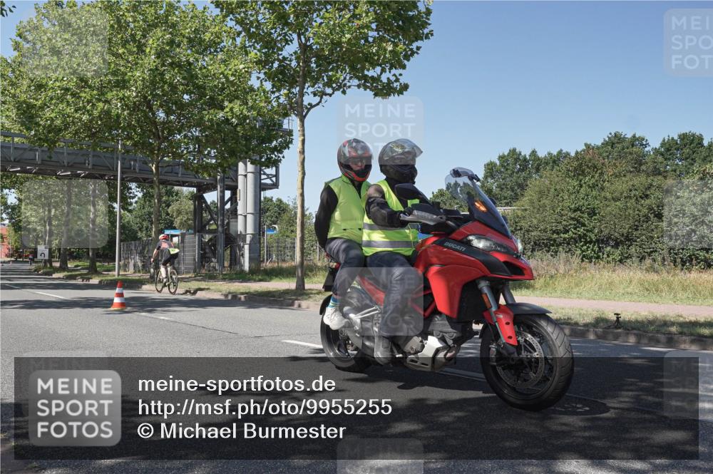 09.08.2026 - GEWOBA Citytriathlon Bremen Michael Burmester http://msf.ph/oto/9955255 09.08.2026 14:42:08 Radfahren 214, 252, 262, 299, 379, 381, 397, 424, 437, 441, 467, 468 meine-sportfotos.de