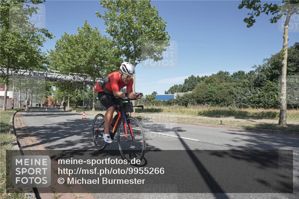 09.08.2026 - GEWOBA Citytriathlon Bremen Michael Burmester http://msf.ph/oto/9955266 09.08.2026 12:17:20 Radfahren 552, 565, 598, 600, 653, 778, 807, 1143, 1158 meine-sportfotos.de