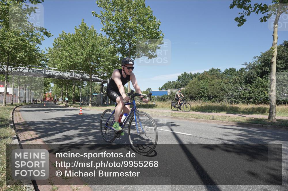 09.08.2026 - GEWOBA Citytriathlon Bremen Michael Burmester http://msf.ph/oto/9955268 09.08.2026 12:17:22 Radfahren 552, 565, 598, 600, 653, 778, 807, 1143, 1158 meine-sportfotos.de