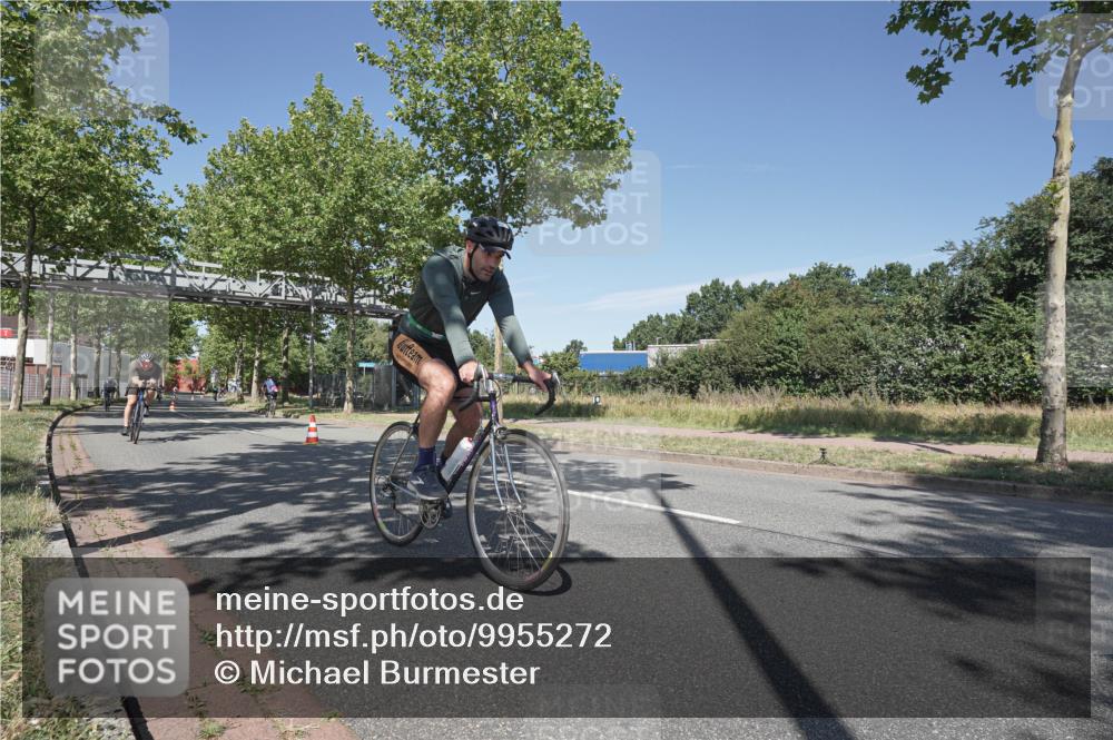 09.08.2026 - GEWOBA Citytriathlon Bremen Michael Burmester http://msf.ph/oto/9955272 09.08.2026 12:17:27 Radfahren 565, 598, 600, 650, 653, 758, 778, 784, 807 meine-sportfotos.de