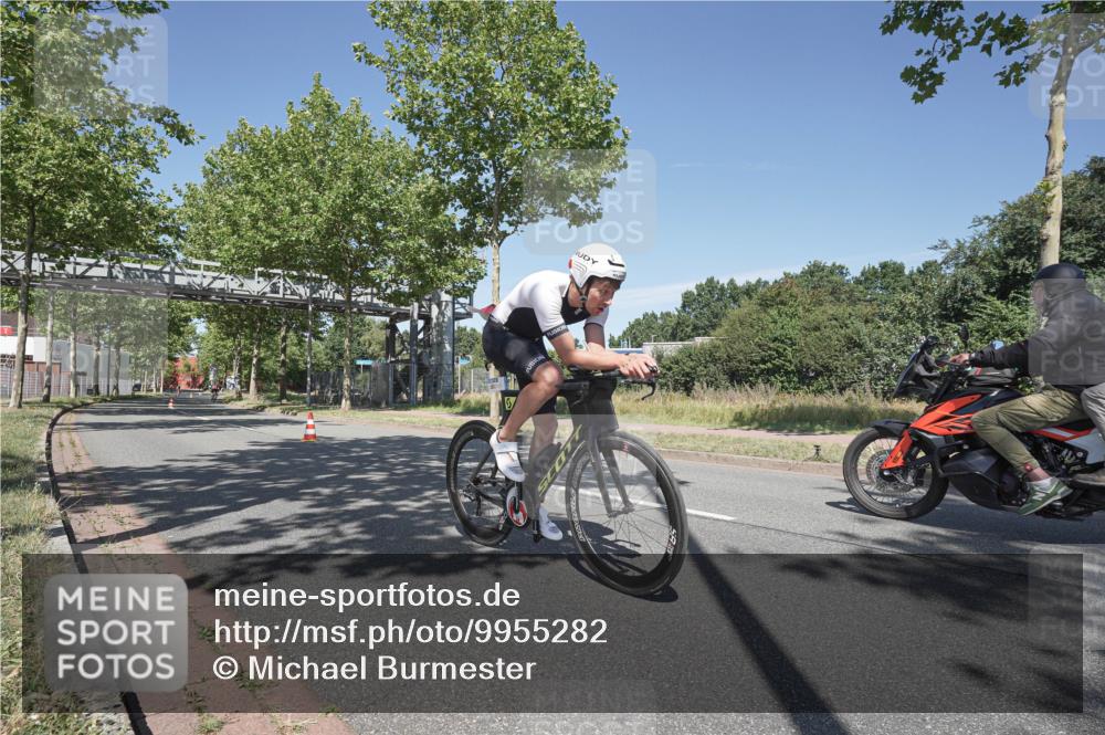 09.08.2026 - GEWOBA Citytriathlon Bremen Michael Burmester http://msf.ph/oto/9955282 09.08.2026 12:17:35 Radfahren 579, 598, 609, 650, 653, 758, 784, 807, 1109 meine-sportfotos.de