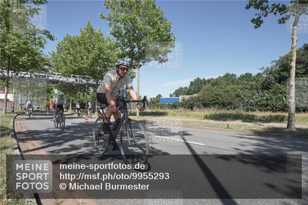 09.08.2026 - GEWOBA Citytriathlon Bremen Michael Burmester http://msf.ph/oto/9955293 09.08.2026 12:17:49 Radfahren 579, 609, 672, 901, 981, 1109, 1126, 1147 meine-sportfotos.de