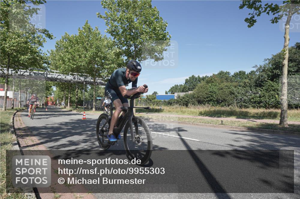 09.08.2026 - GEWOBA Citytriathlon Bremen Michael Burmester http://msf.ph/oto/9955303 09.08.2026 12:17:56 Radfahren 672, 739, 769, 781, 808, 869, 901, 981, 1118, 1126, 1147 meine-sportfotos.de